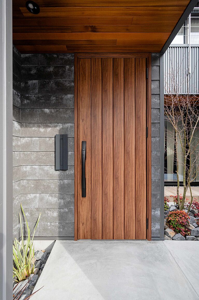 株式会社プラスワンの公式画像_玄関7