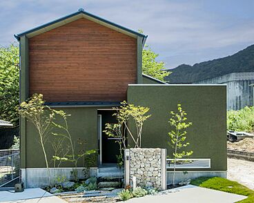 株式会社プラスワンの施工事例「細部にまでこだわった木とアイアンが生きる家」の画像