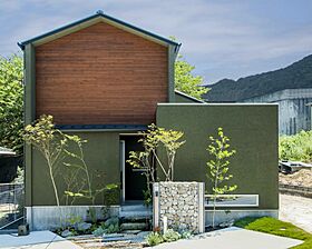 株式会社プラスワンの施工事例「細部にまでこだわった木とアイアンが生きる家」の画像7