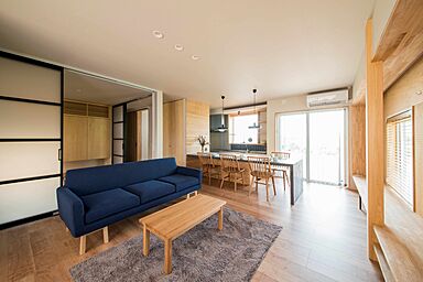 株式会社プラスワンの施工事例「今と昔を融合させた広々な土間のある家」の画像1