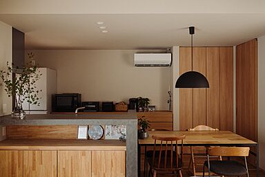 株式会社プラスワンの施工事例「家族が繋がるロフトや中庭のある平屋」の画像2