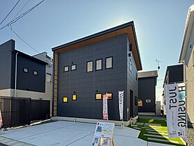 株式会社シリウスEHC ジャストハウジングの施工事例「広々洗面脱衣室と書斎・ランドリースペースが魅力のヴィンテージモダンスタイル」のメイン画像