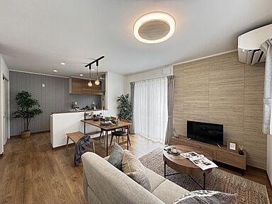 株式会社シリウスEHC ジャストハウジングの施工事例「家事ラク動線のあるカントリーモダンなお家♪木の温もりにホッとする住まい♪」の画像1