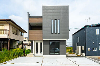 株式会社秀光ビルド 岐阜店の施工事例「落ち着きと開放感が調和する、洗練された空間。」の画像2