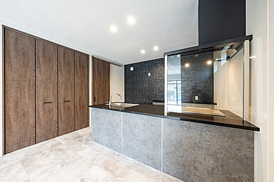 株式会社秀光ビルド 岐阜店の施工事例「落ち着きと開放感が調和する、洗練された空間。」の画像4