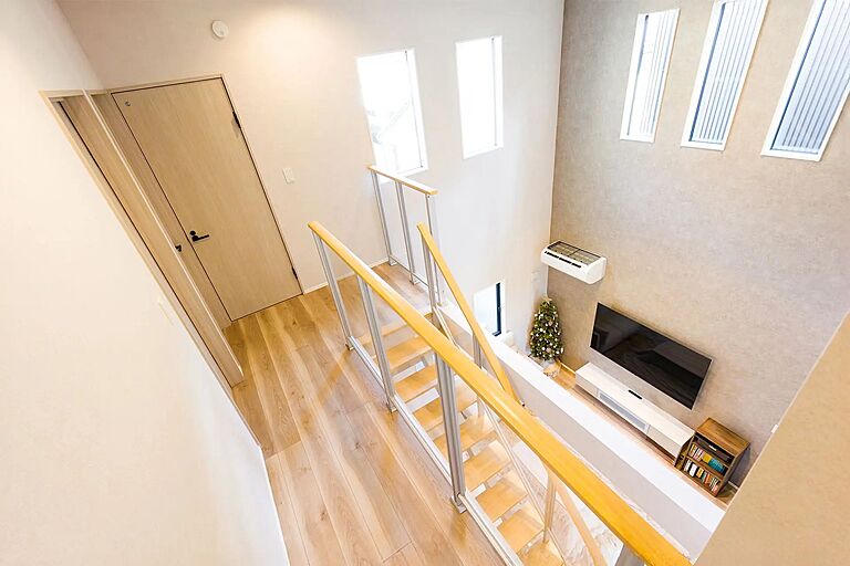 株式会社秀光ビルド 岐阜店の公式画像_階段7