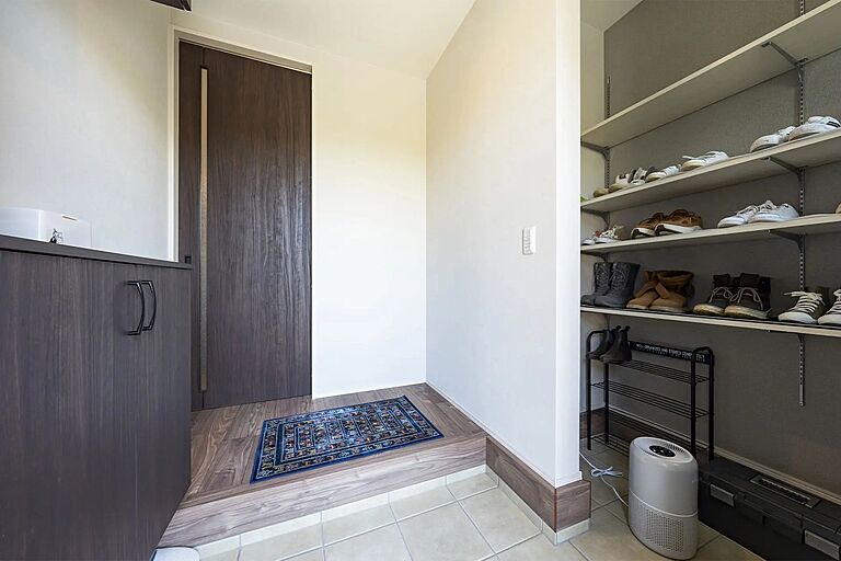 株式会社秀光ビルド 岐阜店の公式画像_玄関3