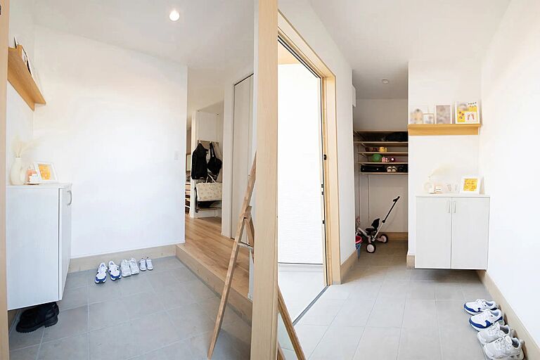 株式会社秀光ビルド 岐阜店の公式画像_玄関4