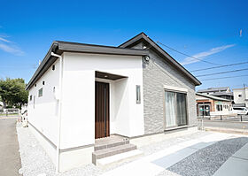 有限会社桃栗柿屋 ももくりの家の施工事例「暮らしやすさを追求した、コンパクトな平屋」の画像1