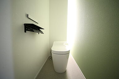 有限会社桃栗柿屋 ももくりの家の施工事例「憧れのビルトインガレージ付き!素材使いや光の演出にこだわった自分たちらしい住まい」の画像6