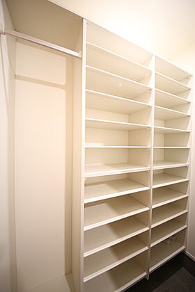 有限会社桃栗柿屋 ももくりの家の施工事例「家事も身支度もスムーズ。ゆとりある暮らしを叶えるシンプルな住まい」の画像10