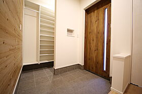 有限会社桃栗柿屋 ももくりの家の施工事例「家事も身支度もスムーズ。ゆとりある暮らしを叶えるシンプルな住まい」の画像2