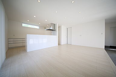 有限会社桃栗柿屋 ももくりの家の施工事例「シンプルイズベスト、白を基調とした北欧風の住まい」の画像4