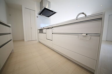 有限会社桃栗柿屋 ももくりの家の施工事例「シンプルイズベスト、白を基調とした北欧風の住まい」の画像5