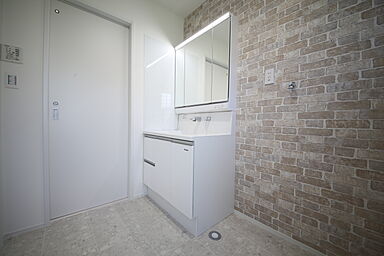 有限会社桃栗柿屋 ももくりの家の施工事例「シンプルイズベスト、白を基調とした北欧風の住まい」の画像6