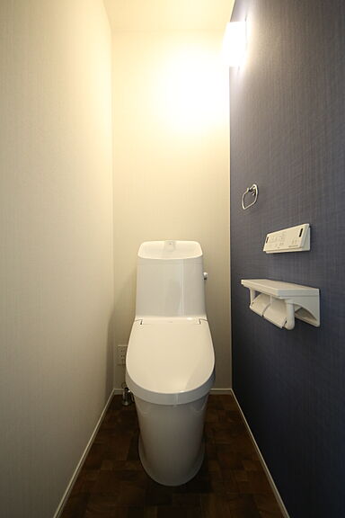 有限会社桃栗柿屋 ももくりの家の施工事例「車2台駐車可能なガレージ直結の快適動線、広々LDKで家族が集う家」の画像8