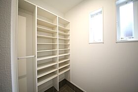 有限会社桃栗柿屋 ももくりの家の施工事例「和の趣を演出。畳のぬくもりを感じるダウンフロアの住まい」の画像10