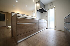 有限会社桃栗柿屋 ももくりの家の施工事例「和の趣を演出。畳のぬくもりを感じるダウンフロアの住まい」の画像4