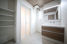 有限会社桃栗柿屋 ももくりの家の施工事例「和の趣を演出。畳のぬくもりを感じるダウンフロアの住まい」の画像5