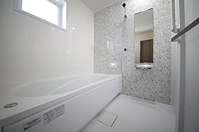 有限会社桃栗柿屋 ももくりの家の施工事例「青空に映えるモダンな外観、光と開放感を楽しむ家」の画像5