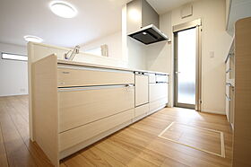 有限会社桃栗柿屋 ももくりの家の施工事例「収納たっぷり&ワークスペース完備、仕事も暮らしも快適な住まい」の画像4