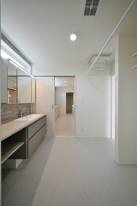 有限会社桃栗柿屋 ももくりの家の施工事例「毎日を整える収納力と家事ラク動線で、ゆとりある暮らしを叶える家」の画像5