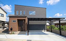 CASTLE HOMEの施工事例「シックなデザインが落ち着きを演出。充実した収納で毎日が快適になる住まい」の画像