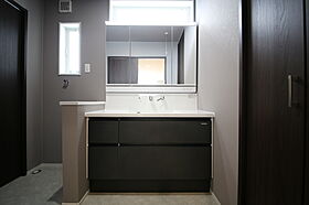 有限会社桃栗柿屋 ももくりの家の施工事例「シックなデザインが落ち着きを演出。充実した収納で毎日が快適になる住まい」の画像5