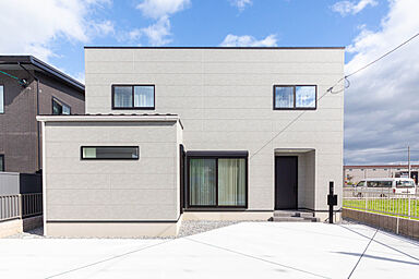 有限会社桃栗柿屋 ももくりの家の施工事例「広々LDK、収納をたくさん用意したお家」の画像