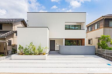 有限会社染矢建設の施工事例「時の移ろいと彩りを楽しむ住まい」の画像