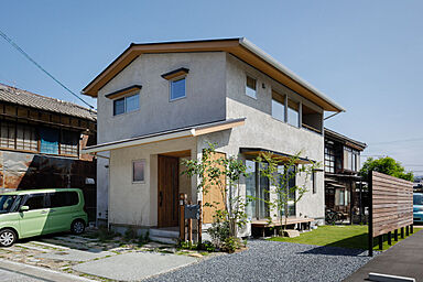 株式会社イチマルホーム 岡山店の施工事例「【2000万円台前半/30.13坪】そとん壁が際立つ吹抜けのある開放的なお家」の画像