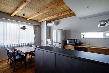 株式会社イチマルホームの施工事例「【2000万円台/約34坪】木の魅力が溢れる開放空間で、ヌックが彩る特別な暮らし」の画像5