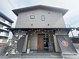 株式会社マルケンホームの施工事例「ナチュラル×シックが調和する、上質空間サロン」の画像