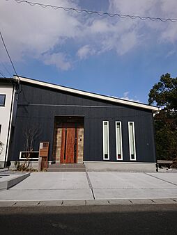 だいこうホームの施工事例「風と緑に包まれる、家族がつながる住まい」の画像