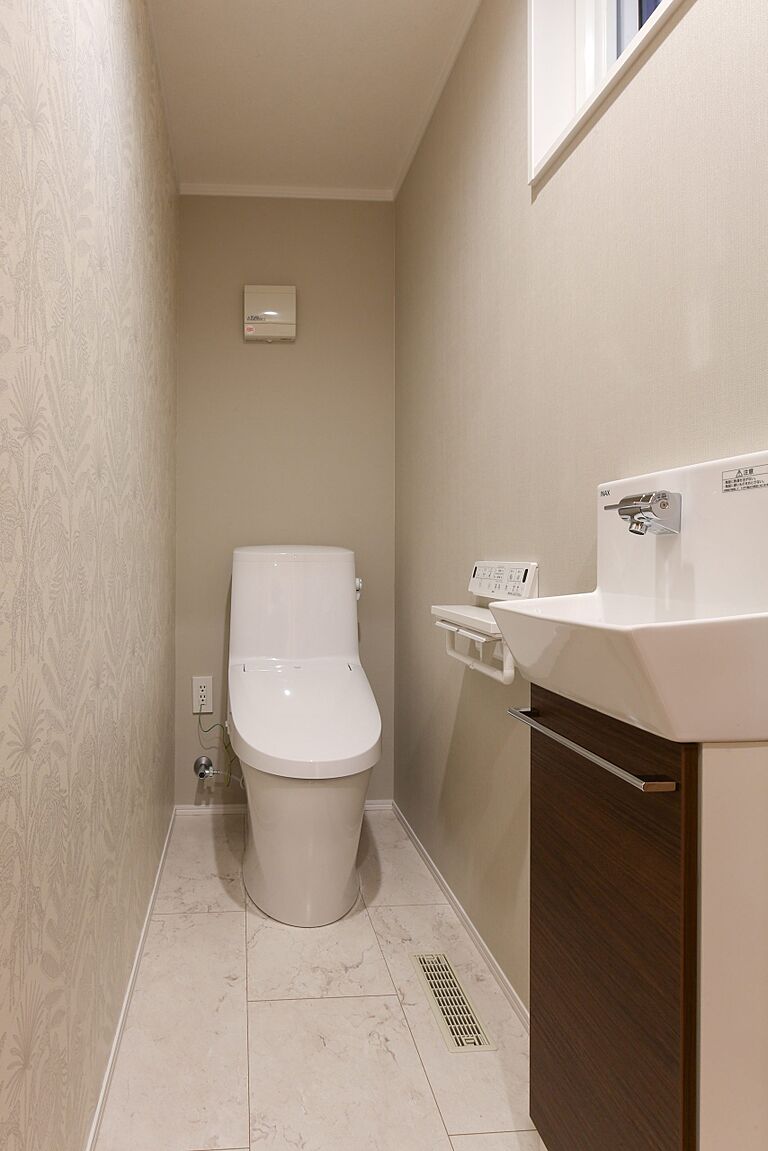 株式会社ハザマ住建の公式画像_トイレ7