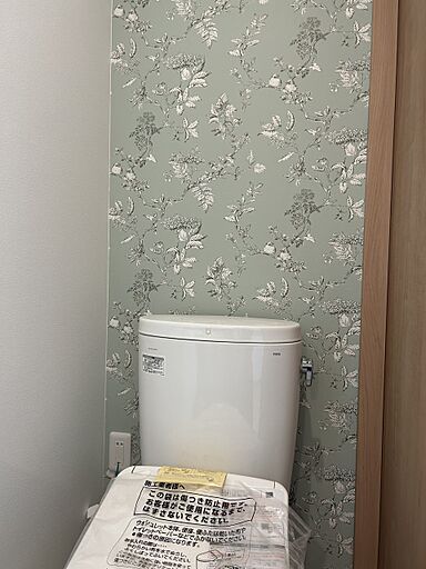 株式会社ハザマ住建の施工事例「統一感あるグリーンカラーと無垢材が織りなす、こだわりの住まい」の画像10