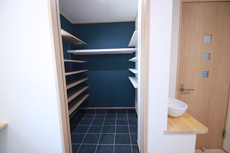 株式会社ハザマ住建の公式画像_玄関3