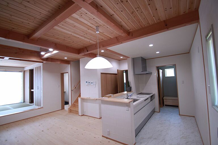 株式会社ハザマ住建の公式画像_リビング4