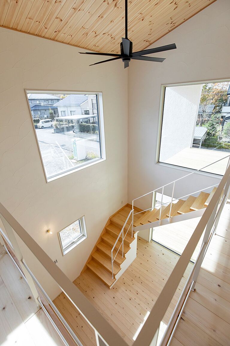 株式会社ハザマ住建の公式画像_階段8