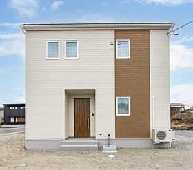 株式会社あいホーム 本店の施工事例「こだわりの書斎があるシンプルな家」のメイン画像