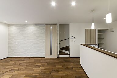 株式会社あいホーム 本店の施工事例「こだわりの書斎があるシンプルな家」の画像1