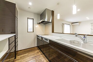 株式会社あいホーム 本店の施工事例「こだわりの書斎があるシンプルな家」の画像2