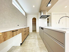 有限会社泊野の施工事例「家事ラク動線が叶う!開放的なリビングのおうち」の画像2