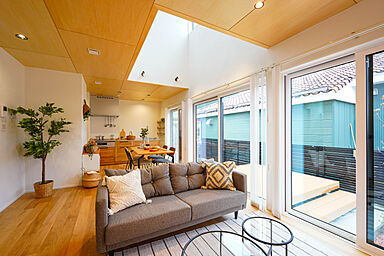 株式会社イースマイル 奈良本店の施工事例「内と外を繋ぐアウトドアライフが楽しめるお家」の画像1