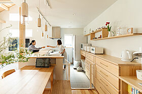 株式会社棟匠の施工事例「ヒトもペットも快適に暮らす こだわりの1.5 階建て」の画像1