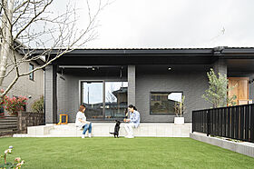 株式会社棟匠の施工事例「ヒトもペットも快適に暮らす こだわりの1.5 階建て」の画像2