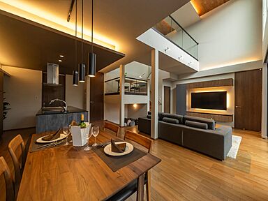 クオレ・ホーム株式会社の施工事例「ウォーターガーデンを眺める癒しの家」の画像1