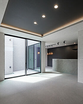 株式会社あめりか屋の施工事例「モダングレーのカーテンレスのおうち」の画像3