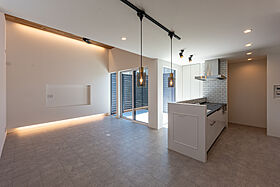 株式会社あめりか屋の施工事例「プライベートデッキ×家事楽動線のおかわなおうち」の画像1