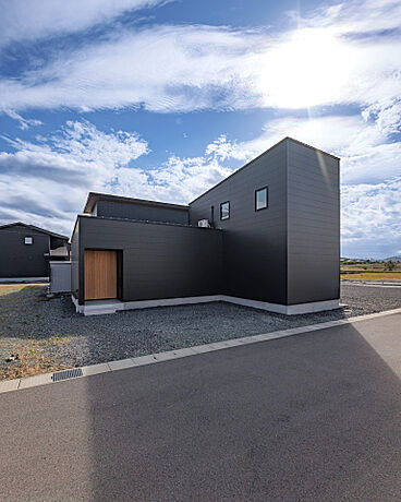 株式会社あめりか屋の施工事例「シンプルに美しく、無駄のないおうち」の画像